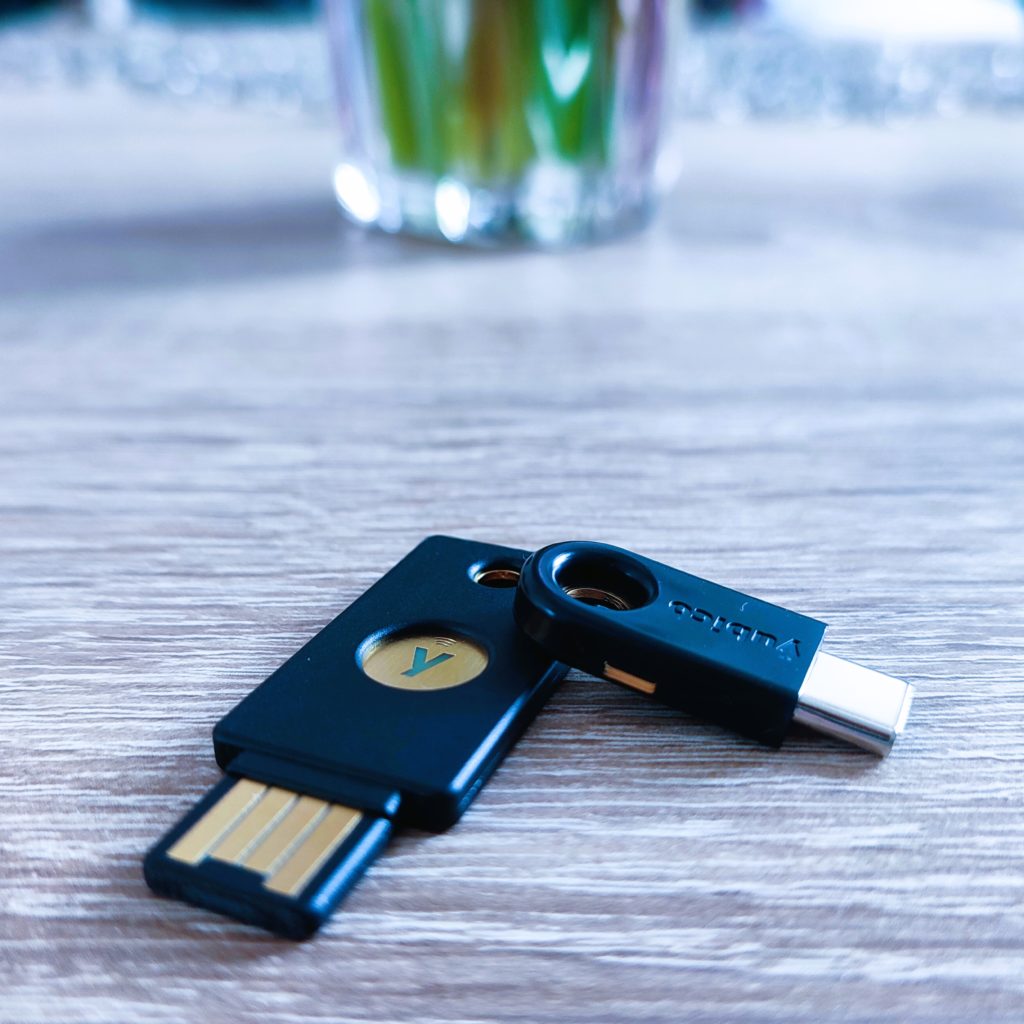 überkreuzte Yubikeys